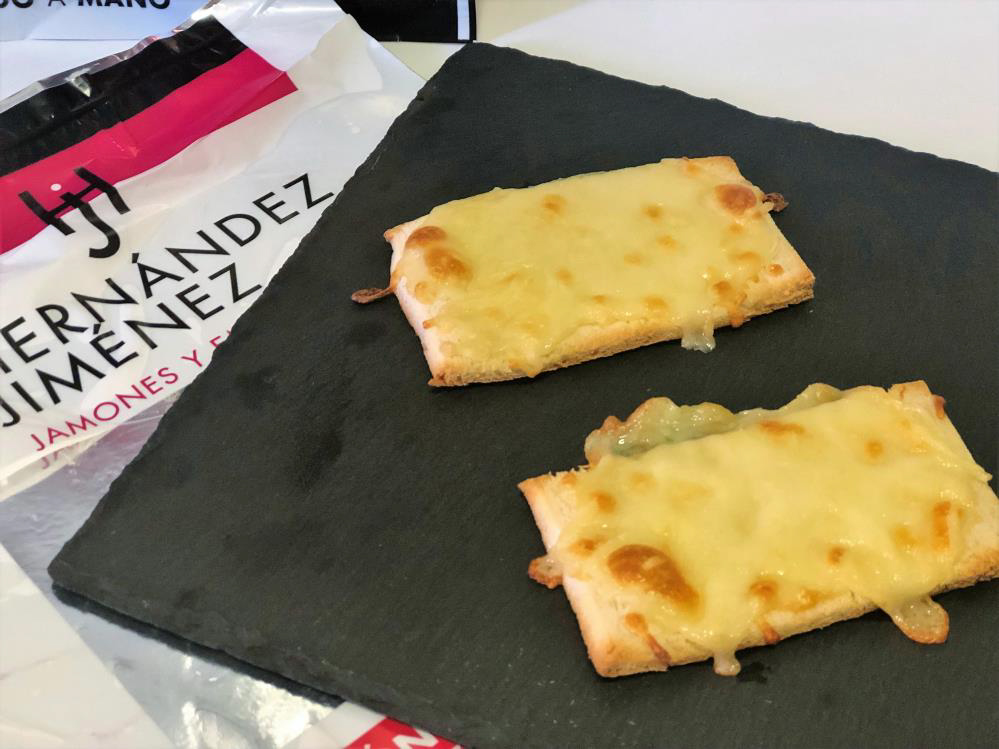 Pan tostado con queso