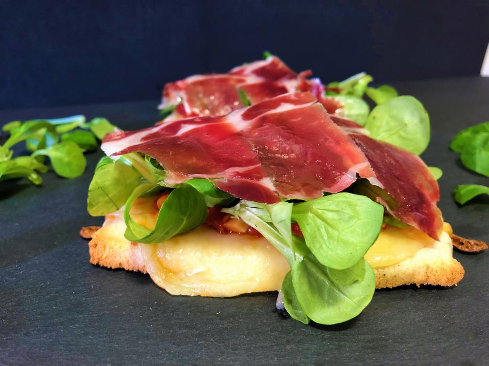 Receta para navidad de tosta con jamón ibérico de Guijuelo