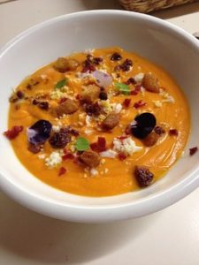 Salmorejo con jamón ibérico