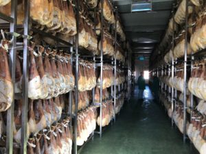 Secadero natural de Guijuelo que favorece las propiedades del jamón ibérico de cebo