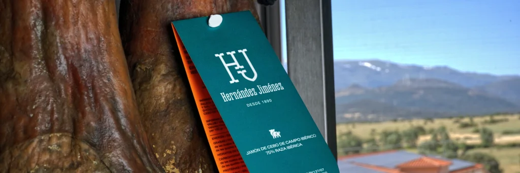 Comprar jamón ibérico con vistas a la Sierra de Béjar